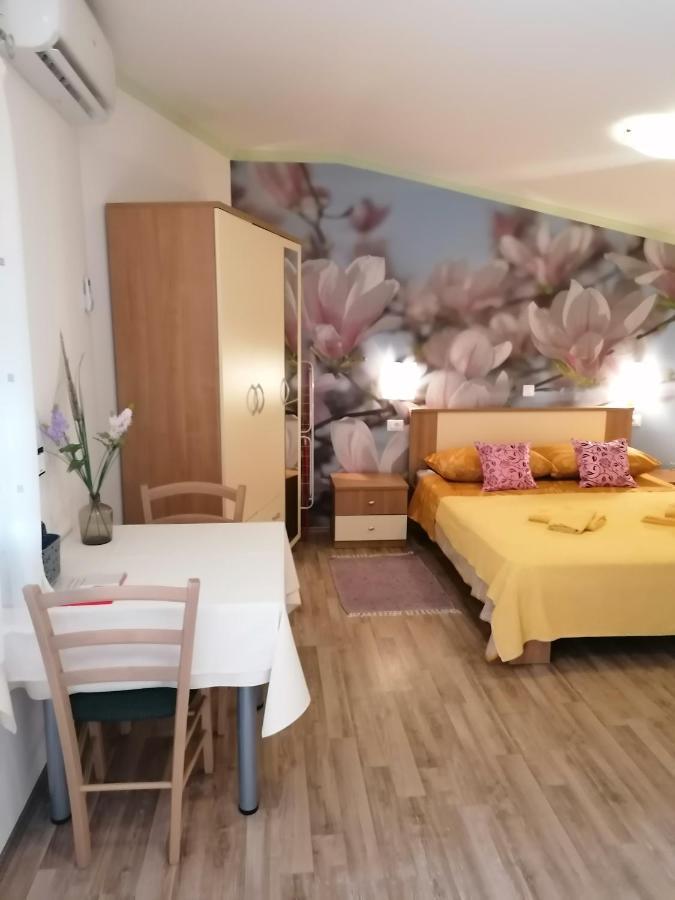 Rooms Katarina Kadumi Εξωτερικό φωτογραφία