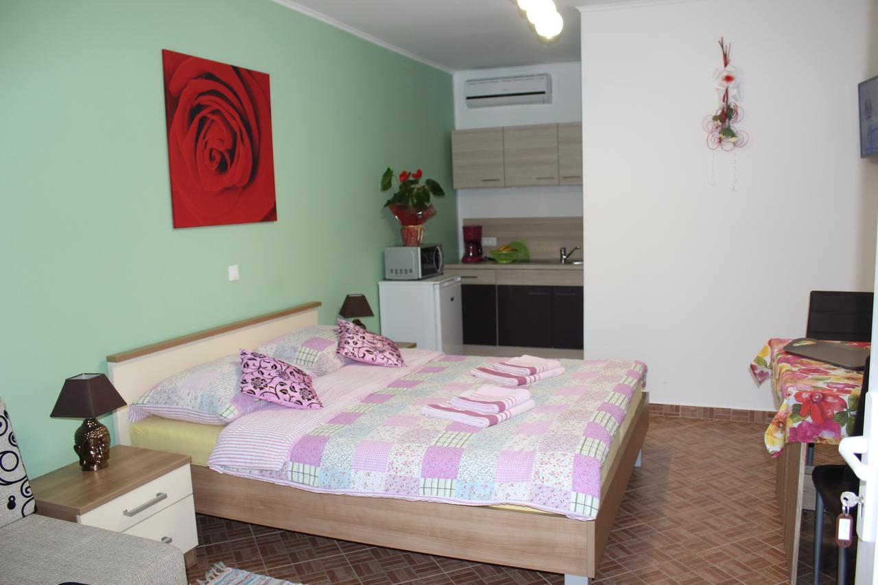 Rooms Katarina Kadumi Εξωτερικό φωτογραφία