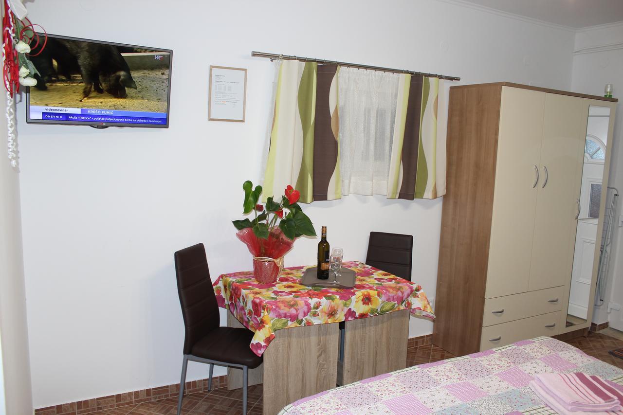 Rooms Katarina Kadumi Εξωτερικό φωτογραφία